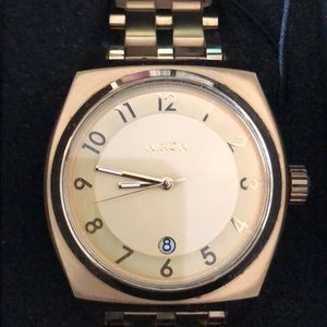Nixon watch